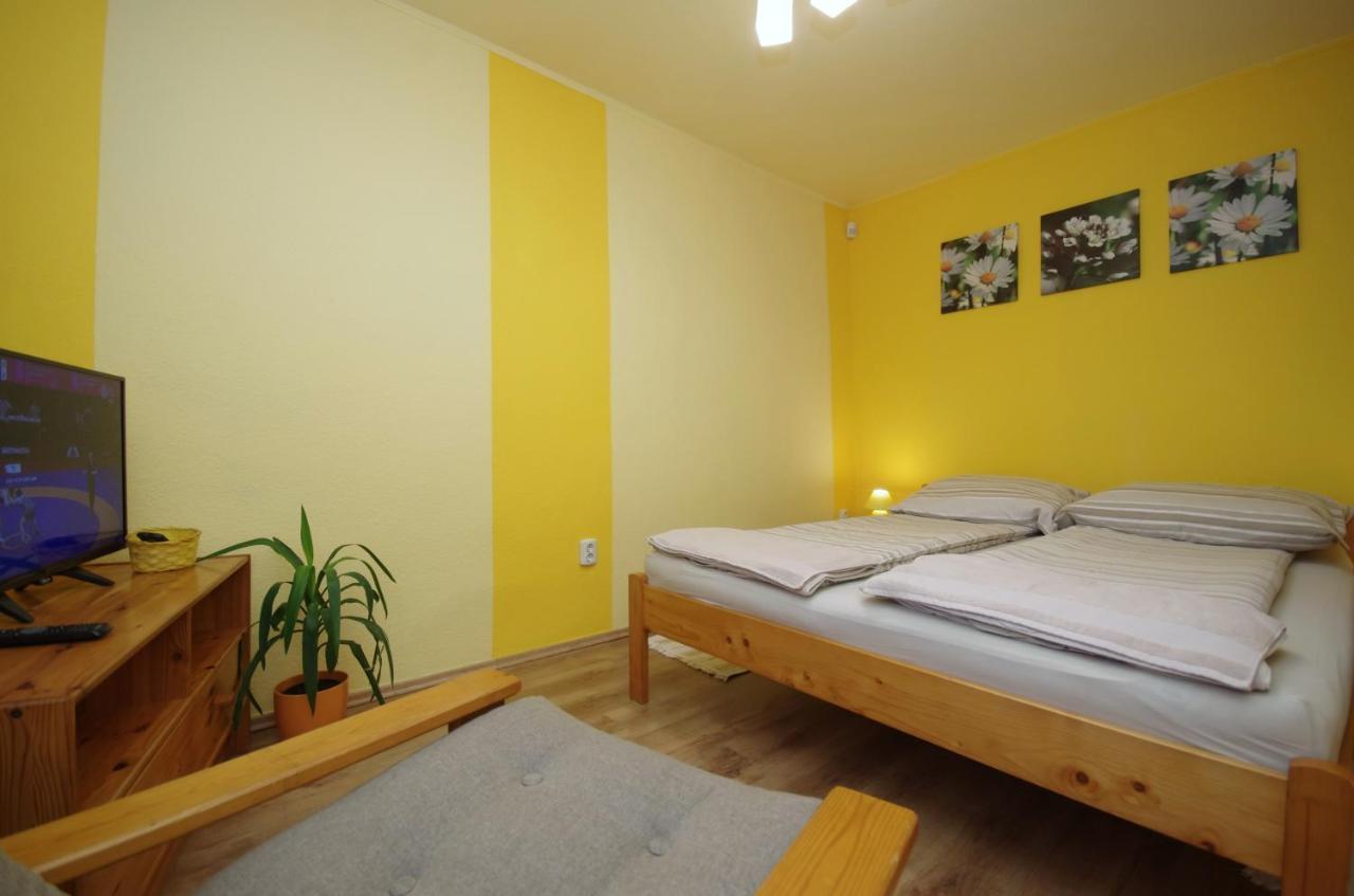 Bodza Apartman Gyula Eksteriør bilde
